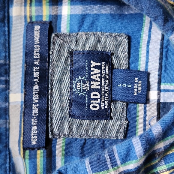 Old Navy button-down dress shirt size large for men. 100% cotton. Western fit - Picture 4 of 15